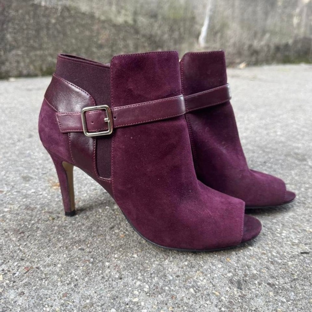 Y2K Suede Peep Toe Ankle Boots‎ Women's Size 6.5 Marc Fisher Burgundy Heels